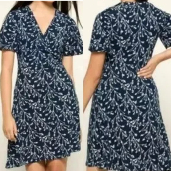 NWT 41 Hawthorn Plus Size Surplice Dress in Navy/White Floral Print Size 3X - Picture 1 of 10